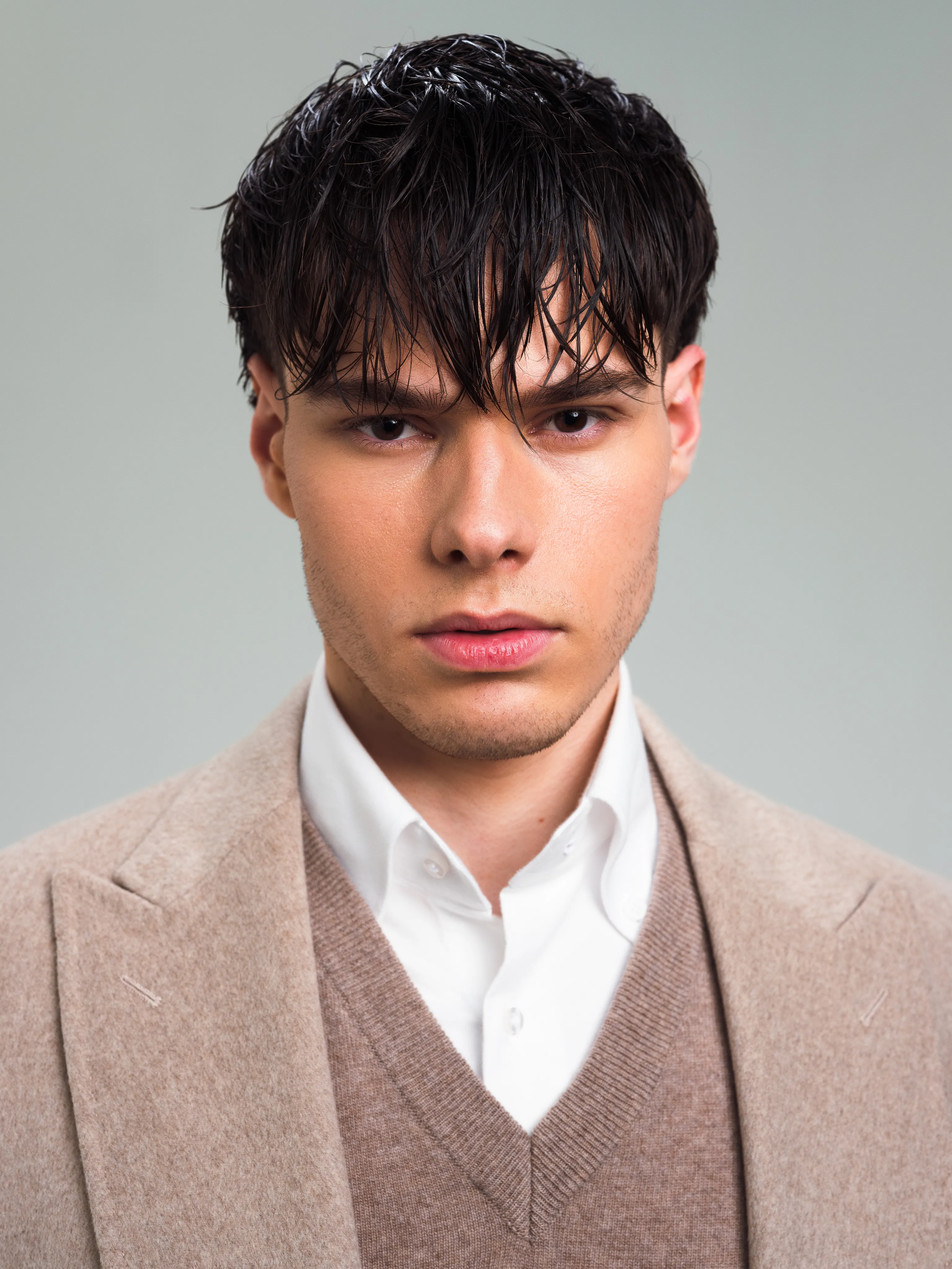 La Lorentz Messy: A textured, modern and spontaneous tousled style. A cut that lives, moves and reveals attitude.